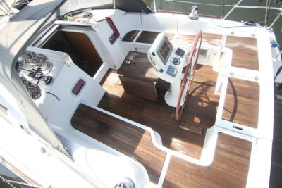 Beneteau Oceanis 37