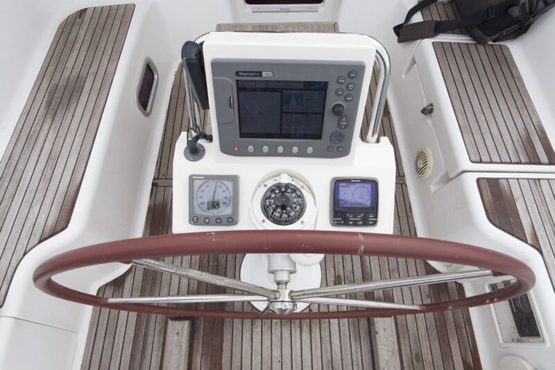 Beneteau Oceanis 37