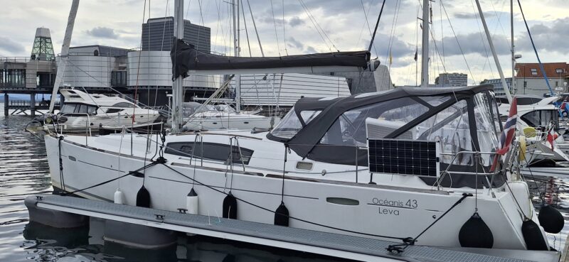 Oceanis 43 - Leva
